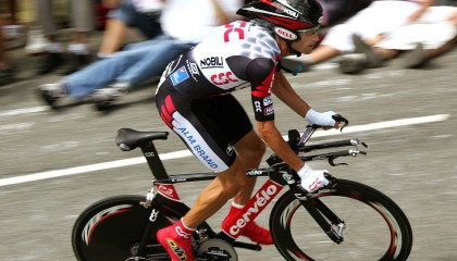 九游娱乐APP-《多平台联动直播：打造全景式的电竞观看体验》，多屏直播互动的平台