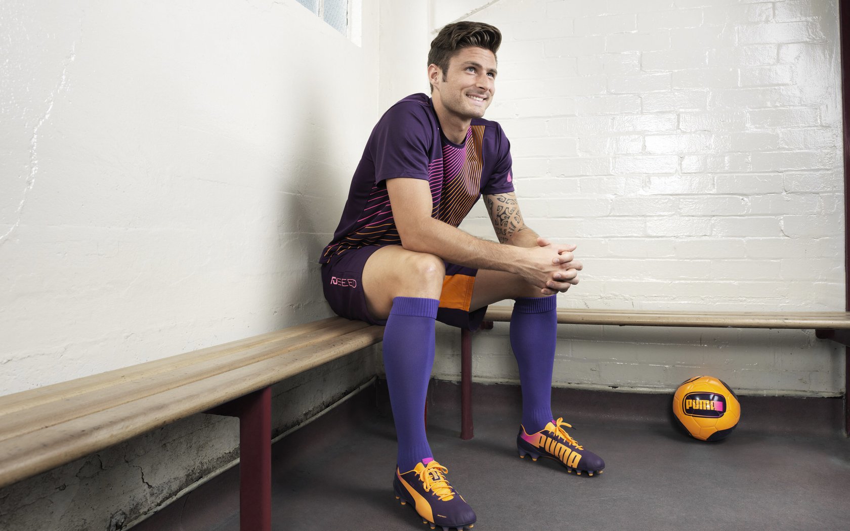 青少年篮球训练器材升级，杨过研发新型科技设备，青少年专用篮球